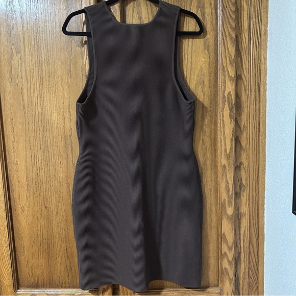 NWOT Aritzia Babaton Deep V Ribbed Sculpt Knit Mini Dress Rich Mocha Brown Sz XL - Picture 4 of 8